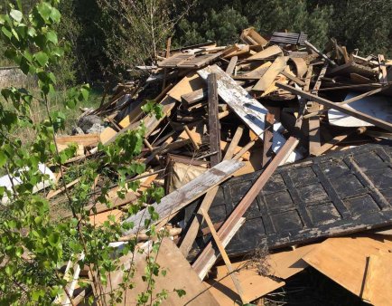 Odpady z mebli do zabrania